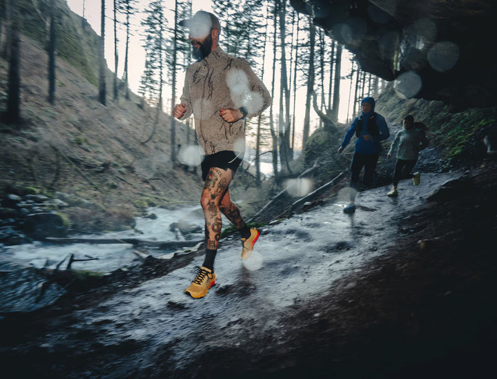 Topo Athletic Men's MTN Racer, Mango/Black