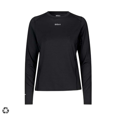 Doxa Men’s Taylor long sleeved running top in black. Round neck, front view.  Signature DOXA reflective logo on the chest top centre.